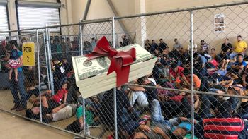 El bono de Navidad que Trump le pagará a los inmigrantes para que abandonen EE.UU.