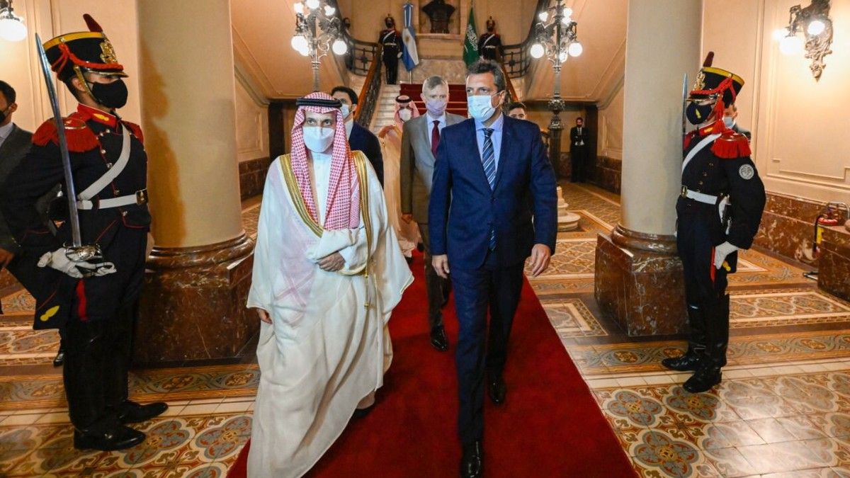 Sergio Massa y el ministro de Asuntos Exteriores de Arabia Saudita