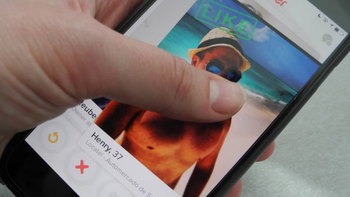 Se conocieron por Tinder y ella tuvo un rapto de frescura que la llevó a salvar su vida