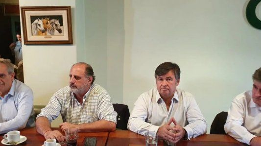 Con un llamado de Basterra, el Gobierno logró desactivar el paro del campo