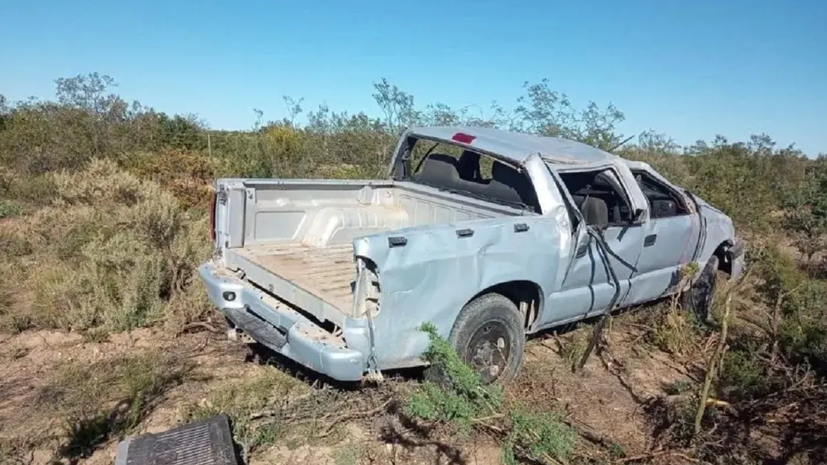 Murió la cuarta integrante de una familia que volcó con una camioneta en ruta de Río Negro. (Foto: gentileza Diario Río Negro) Murió la cuarta integrante de una familia que volcó con una camioneta en ruta de Río Negro. (Foto: gentileza Diario Río Negro)