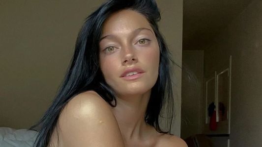 Oriana Sabatini se desnudó para promocionar su nuevo tema