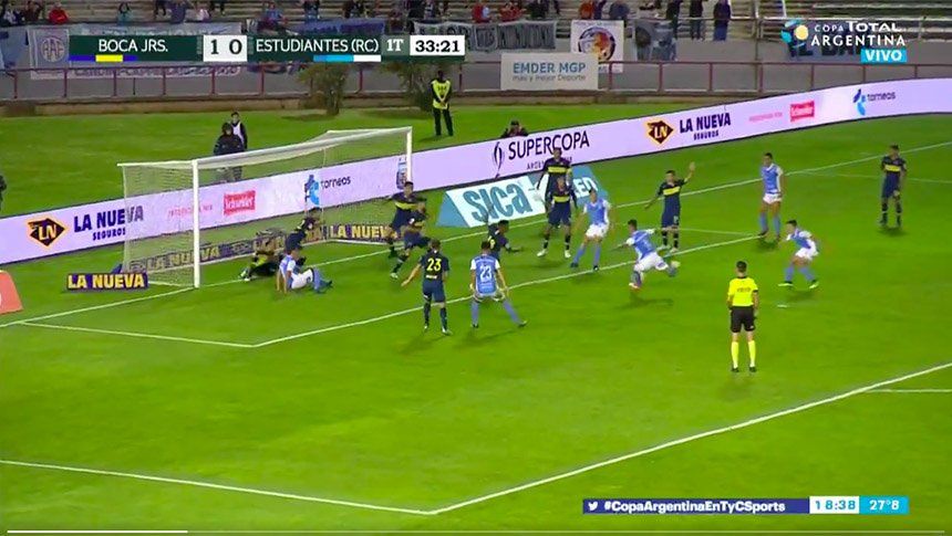 Insólito: Boca se salvó del empate ¡seis veces! en la misma jugada