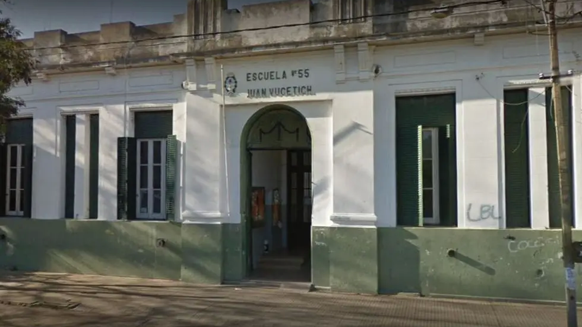 La Plata no sale del asombro por un violento episodio que se vivió en una escuela con un menor de 11 años.&nbsp;
