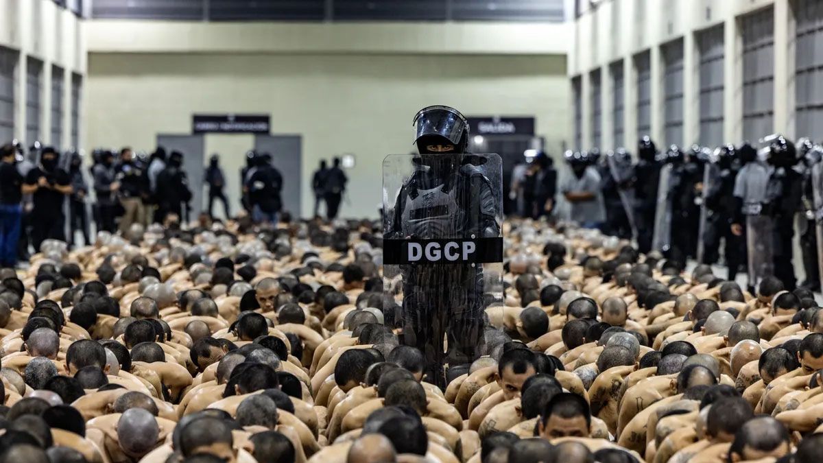 La megacárcel con capacidad para 40.000 reos que Bukele le ofrece a Donald Trump. (foto: Min. de Justicia de El Salvador)