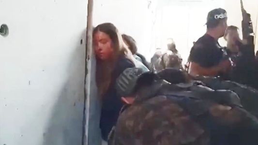 Israel presentó otro duro video del secuestro de cinco mujeres por parte de Hamas