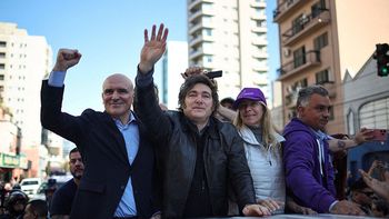 El Gobierno relativiza la derrota en Corrientes, espera un revés digno en Buenos Aires y sueña con ganar octubre