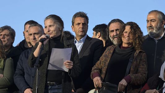 Atentado a Cristina Kirchner: la CGT, CTA y miles de militantes se movilizaron a Plaza de Mayo para defender la democracia