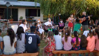 En vísperas de Nochebuena, Alberto Fernández visitó un hogar de niños
