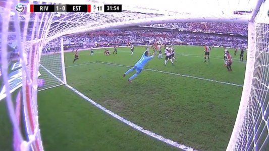 River-Estudiantes: el video de otra gran atajada de Franco Armani, que le hizo ganar otra ovación