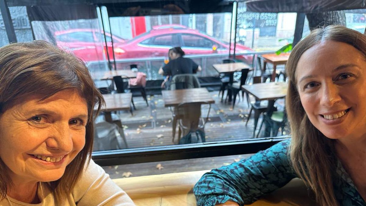 El encuentro de Patricia Bullrich con María Eugenia Vidal tras la renuncia a su candidatura. (@PatoBullrich)