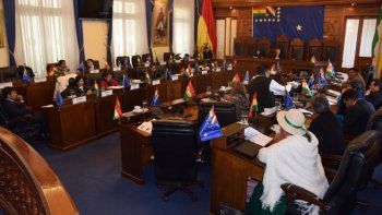 El Senado boliviano aprobó una ley de llamado a nuevas elecciones y pasa a Diputados