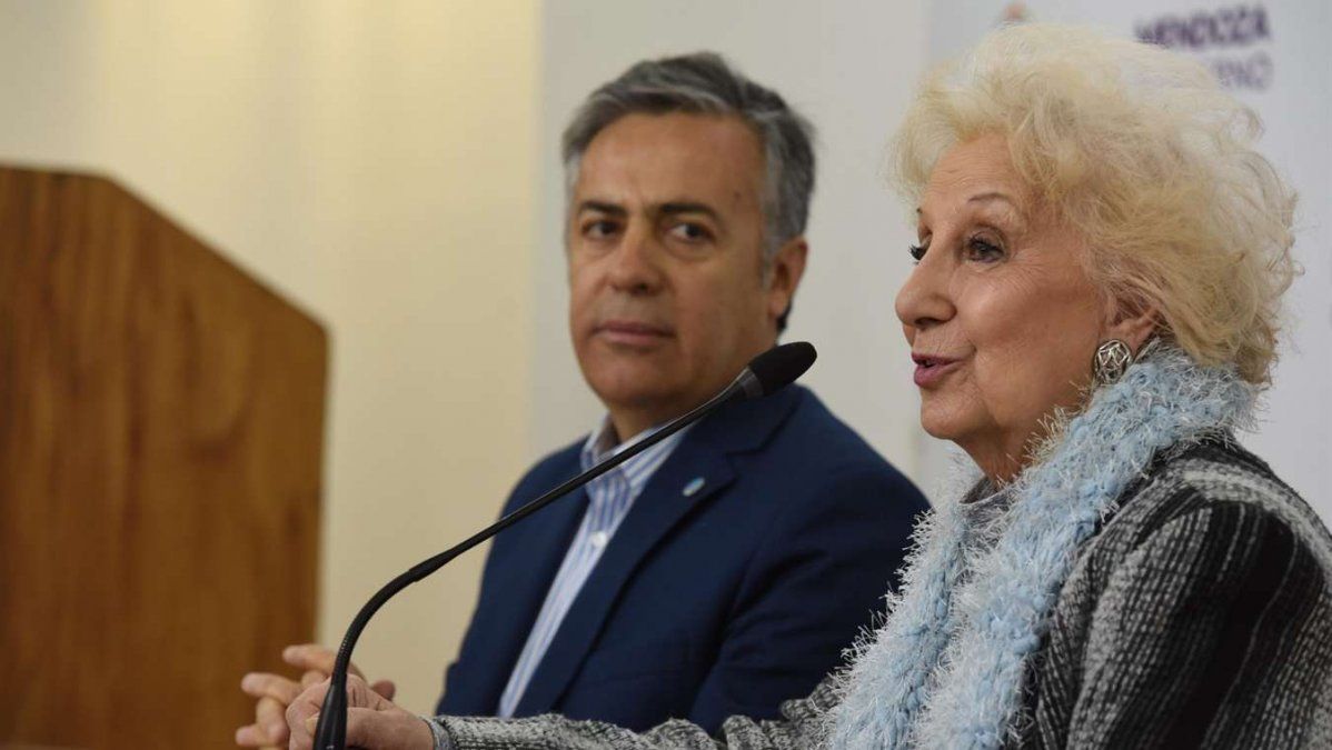 “Tengo dudas, ¿cómo un chofer va a tener semejante escritura perfecta?