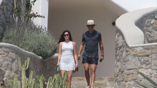 Oriana Sabatini y Paulo Dybala, apasionados en sus vacaciones en Grecia