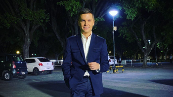 la reaccion de santiago del moro cuando le mostraron que su hija es igual a lali esposito