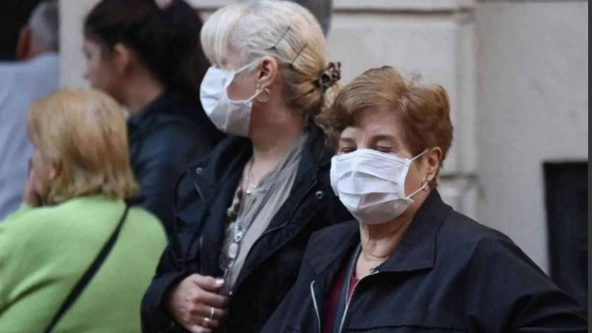 Jubilación anticipada: la medida fue anunciada este miércoles por  el jefe de Gabinete, Juan Manzur, y la titular de la Anses, Fernanda Raverta (Foto: Telam).