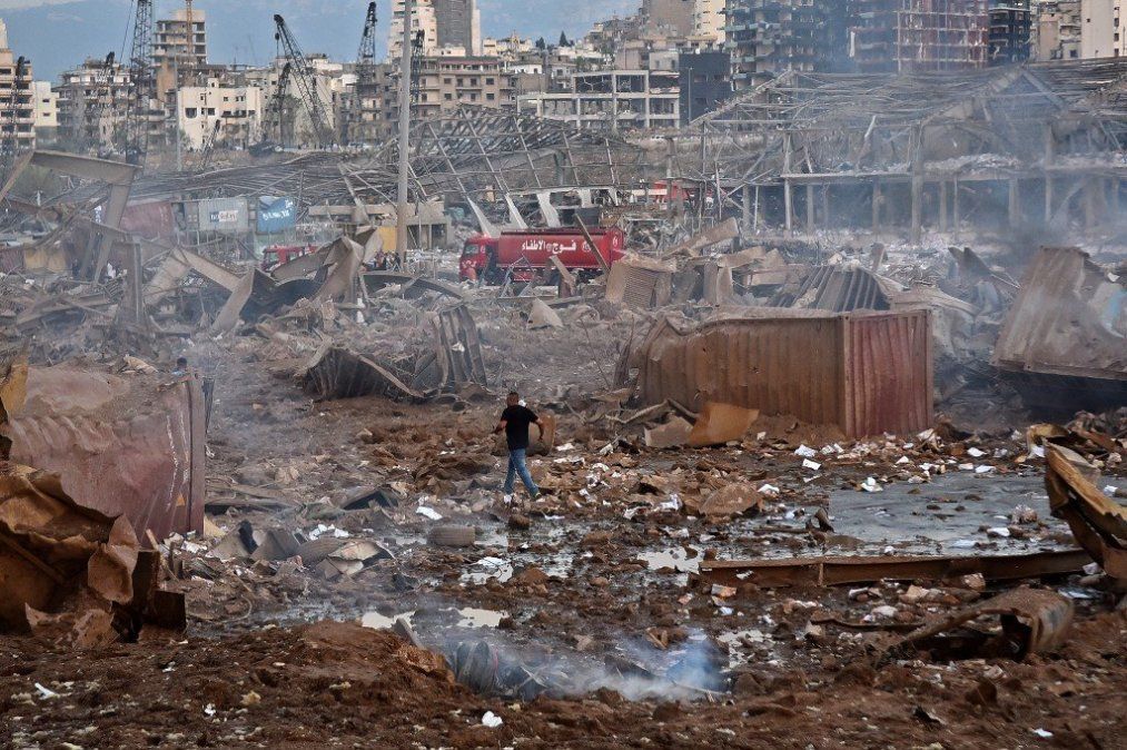 Beirut busca respuestas por la devastadora explosión que ya provocó más de 100 muertos y 4.000 heridos