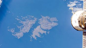 Las Islas Malvinas vistas desde la Estación Espacial Internacional (ISS) de la NASA. (Foto: archivo)