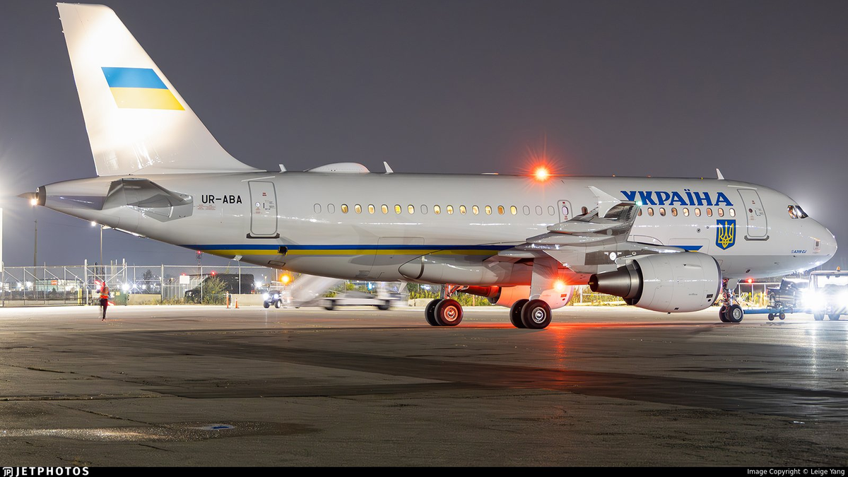 La aeronave donde llegó el Presidente de Ucrania (Foto: Gentileza @SpottersArg) La aeronave donde llegó el Presidente de Ucrania (Foto: Gentileza @SpottersArg)