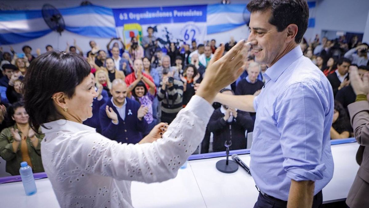 Mayra Mendoza junto a Wado de Pedro e intendentes convocaron al acto del 25 de Mayo