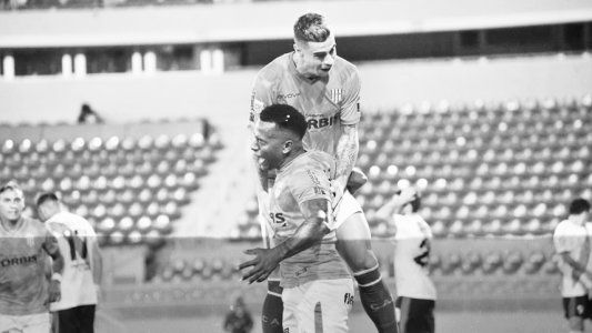 Triunfazo de Banfield: le ganó 3-1 a River en Avellaneda en el debut de ambos en la Copa Liga Profesional