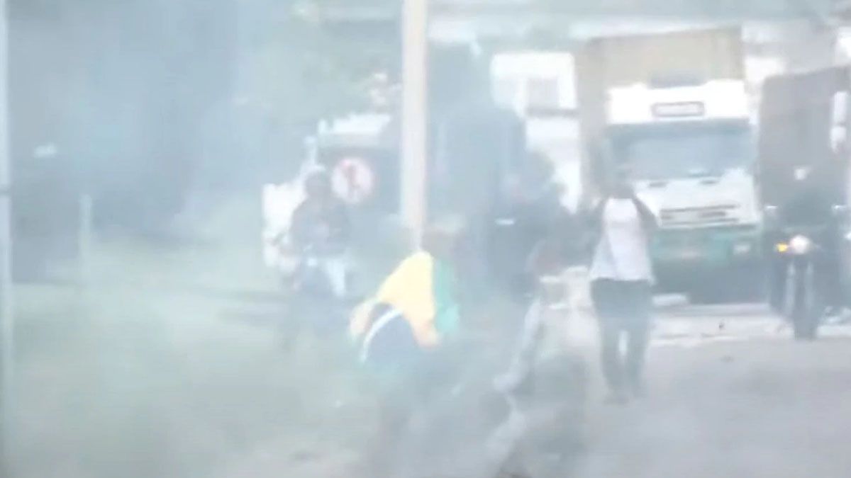La policía brasileña uso gases para dispersar a los camioneros (Foto: Gentileza NDM)