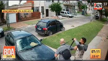 Wilde: así atacan con violencia a un jubilado para robarle. (Captura de Tv) Wilde: así atacan con violencia a un jubilado para robarle. (Captura de Tv)