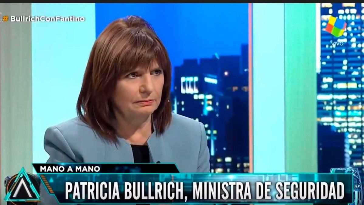 Patricia Bullrich: Hay que darles la oportunidad a los militares de que se inserten en la democracia argentina