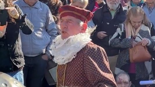 Pablo Alarcón se sorprendió por la multitud que lo fue a ver actuando a la gorra