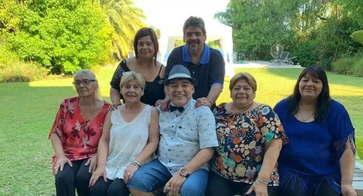 Dura interna entre las hermanas de Maradona y sus hijas