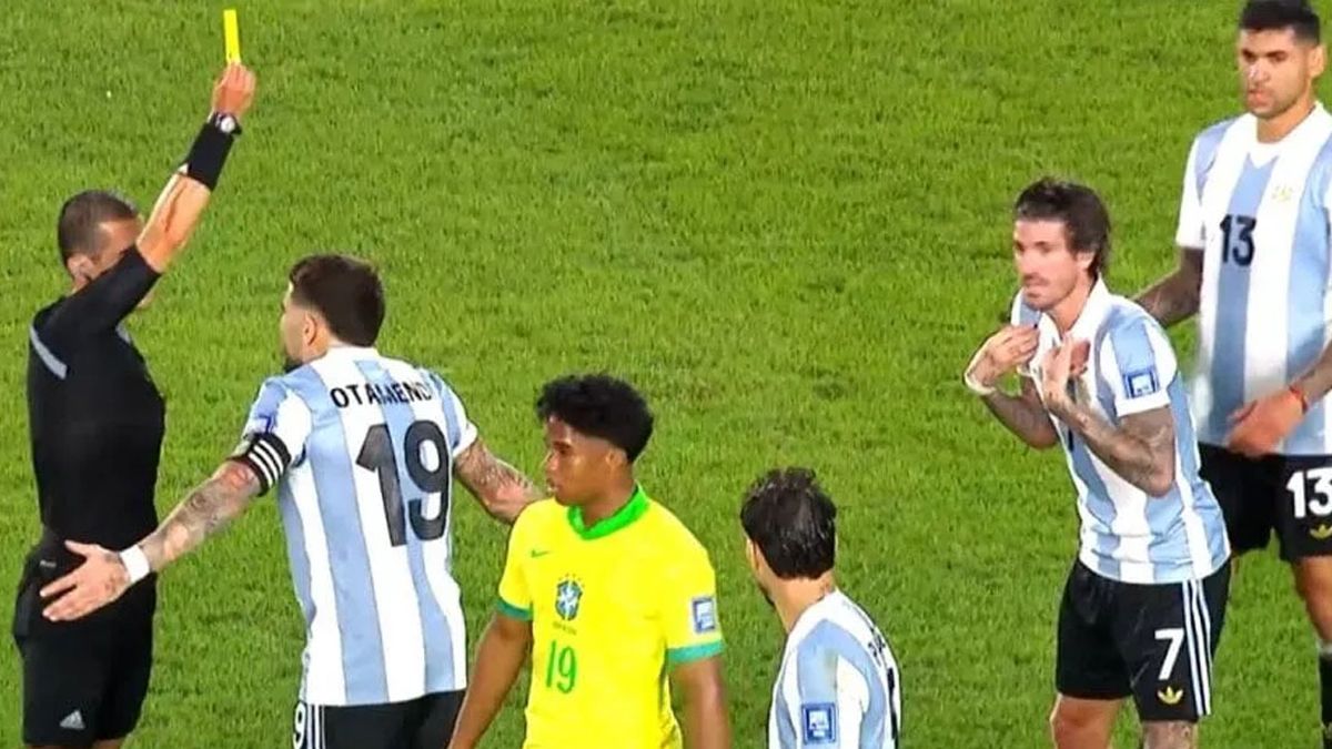 Insólito: por un error arbitral, la Selección Argentina pierde a una de sus figuras para la próxima fecha FIFA