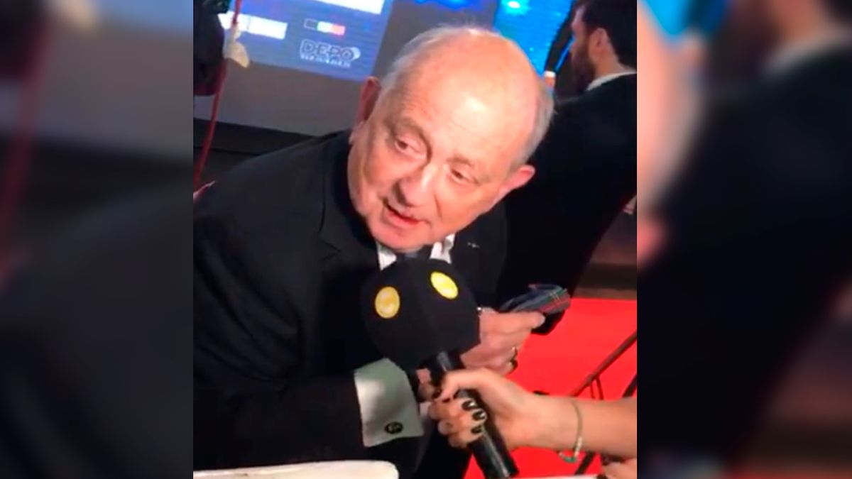 Martín Fierro de cable: el accidente de Chiche Gelblung en la alfombra Roja.