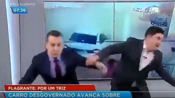 Presentaban una noticia y casi los atropellan al aire: la increíble ilusión óptica que los engañó