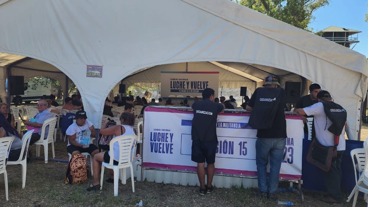 Las acreditaciones comenzaron a partir de las 15 horas.