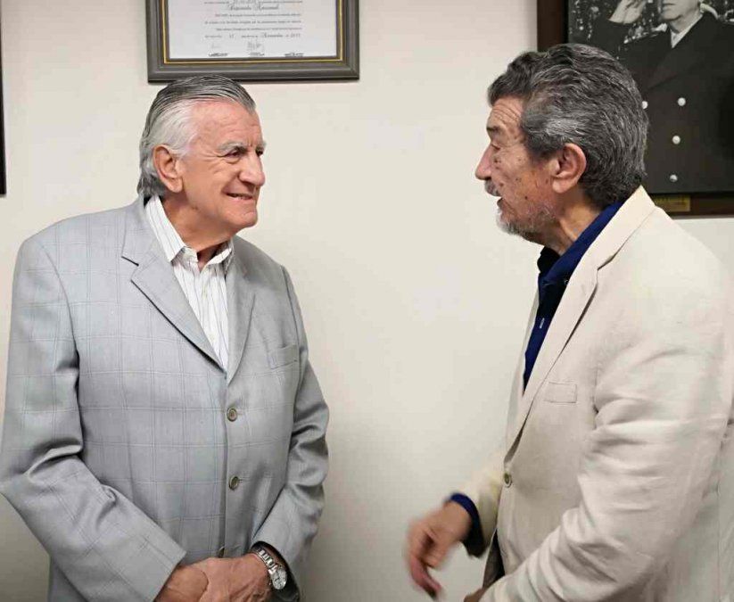 El peronismo de Gioja suma formalmente al albertismo de Rodríguez Saá