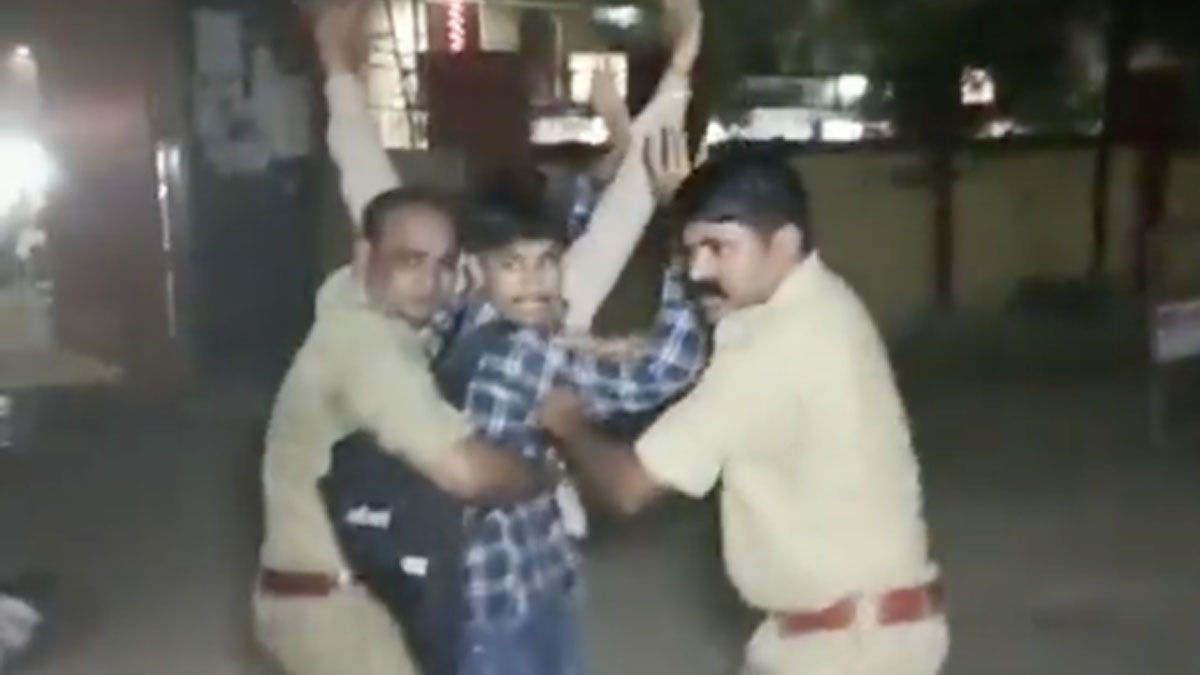 La policía detuvo a los agresores, pero ya habían consumado el doble asesinato en la India (Foto: Gentileza Times of India)