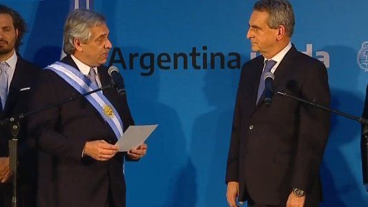 Rossi derogó una resolución de Macri que modificaba organigrama de las FFAA, ocho días antes de dejar el poder