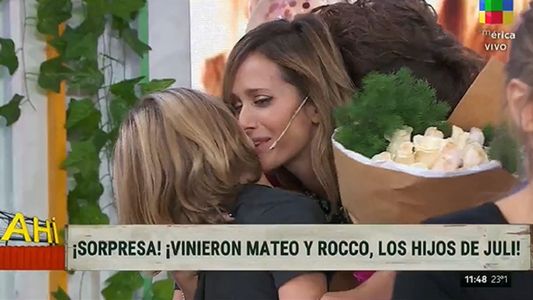 Emotiva sorpresa a Julieta Prandi en su cumpleaños: Los amo