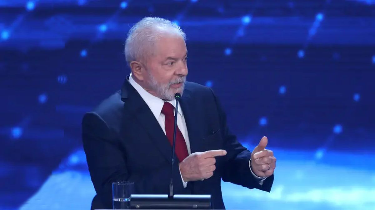 Lula sigue adelante en las encuestas y para no arriesgar no irá al próximo debate por un 