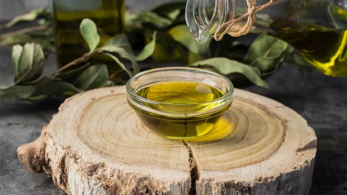 El aceite de oliva extra virgen no solo aporta sabor a las comidas