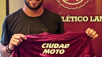 Refuerzo de lujo: Lanús confirmó a Fernando Belluschi como su primera incorporación