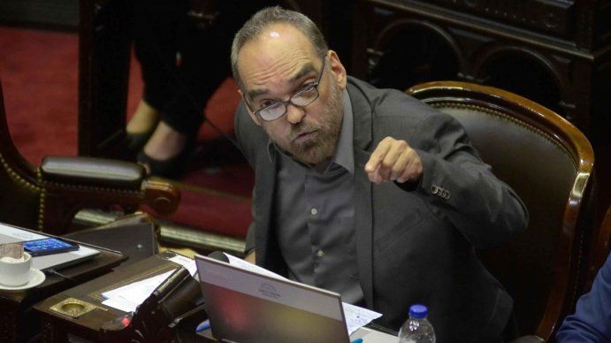 Presentaron un pedido para expulsar a Fernando Iglesias por sus dichos sobre Florencia Peña