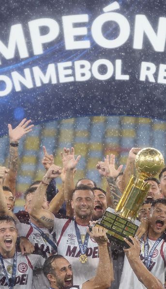 Lanús venció a Flamengo y se consagró campeón de la Recopa Sudamericana en una final histórica