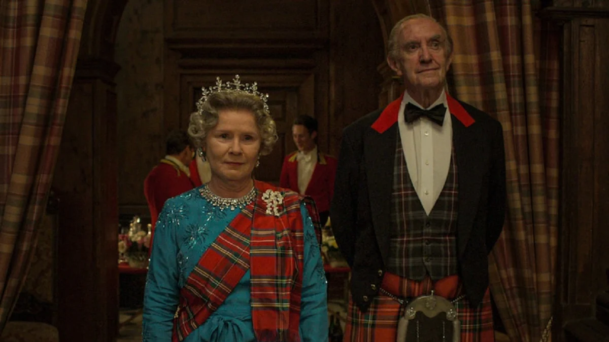 Imelda Staunton y Jonathan Pryce, como Isabel y Felipe.