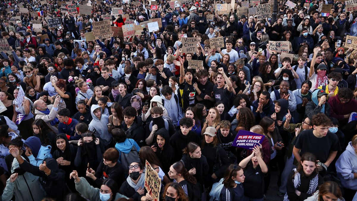 Las organizaciones estudiantiles reclaman 10.000 millones de euros para atender las necesidades del sector. (Foto: Reuters)