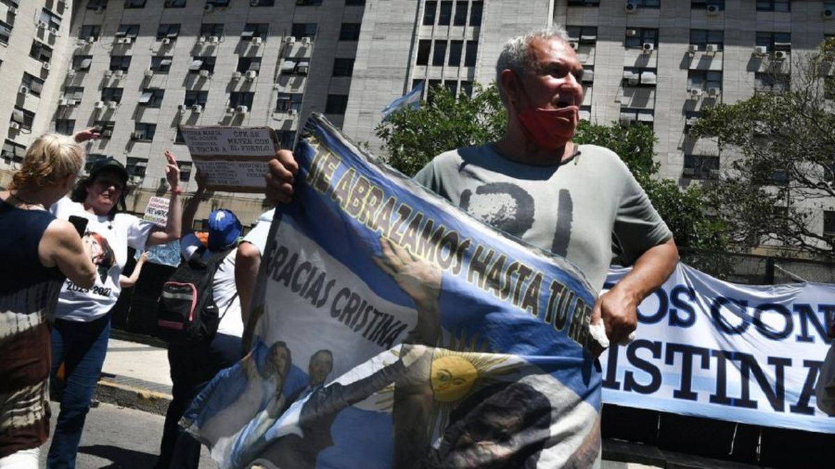 Marcha por Cristina: refuerzan la seguridad en Comodoro Py y dispensan a los trabajadores judiciales de la presencialidad