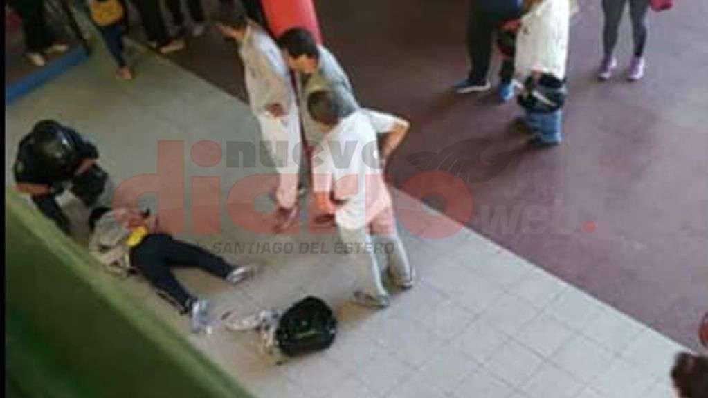 Horror en la escuela: adolescente atacó a puñaladas a una docente