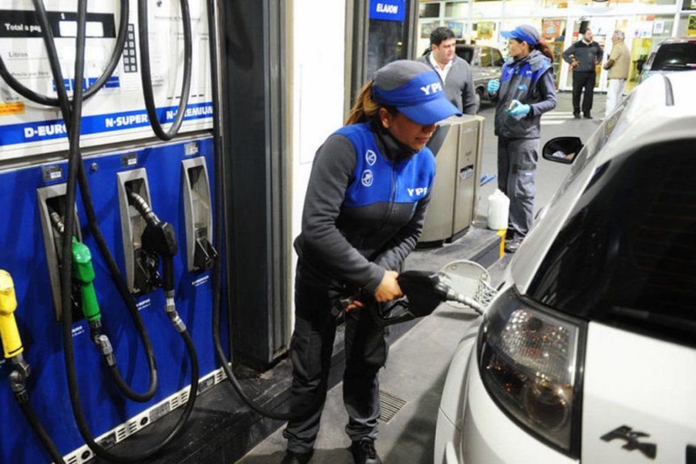 Nafta y gasoil: aumentos entre el 6% y 7% en toda la Argentina.