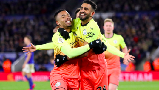 Agüero erró un penal, pero igual Manchester City le ganó 1-0 a Leicester y continúa como lejano escolta