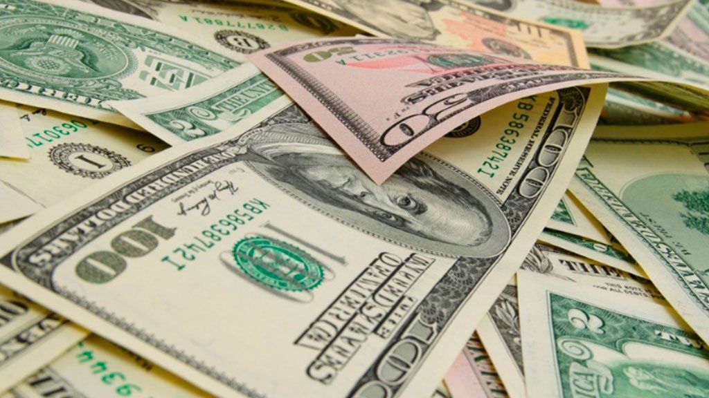 Compra mensual de 200 dólares: entre la preocupación del Gobierno y el trending topic en las redes por la caída del home banking